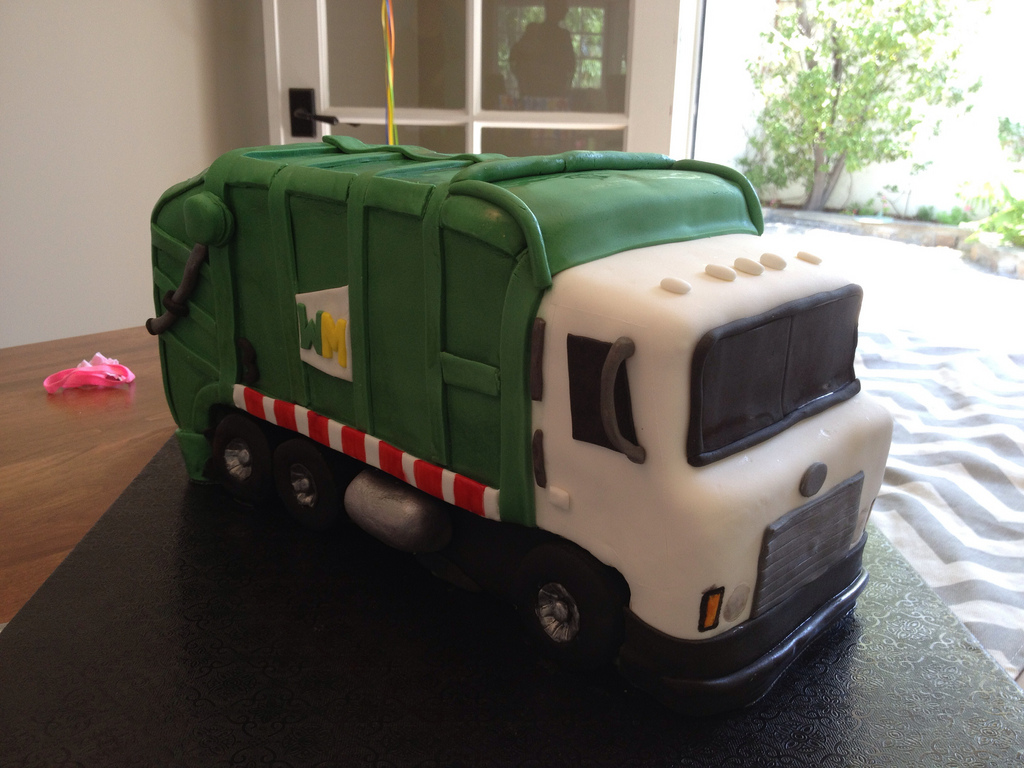 Garbage Truck Birthday Cake Garbage Truck Birthday Cake
