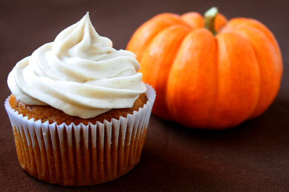 Pumpkin Cupcakes with Cream Cheese Frosting Pumpkin Cupcakes with Cream Cheese Frosting