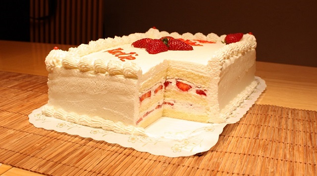 6 supermarket cakes decorated sheet cakes whipped cream photo pink strawberry shortcake sheet cake