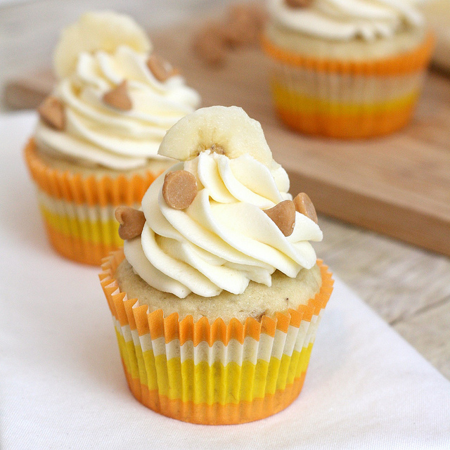 Banana Cupcakes with Cream Cheese Frosting Banana Cupcakes with Cream Cheese Frosting