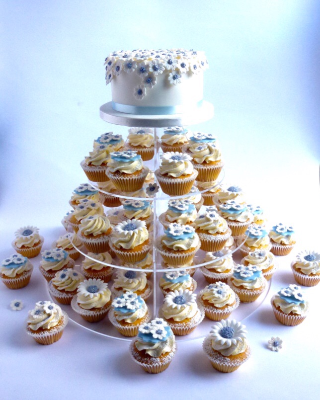 Cake with Cupcake Tower Cake with Cupcake Tower