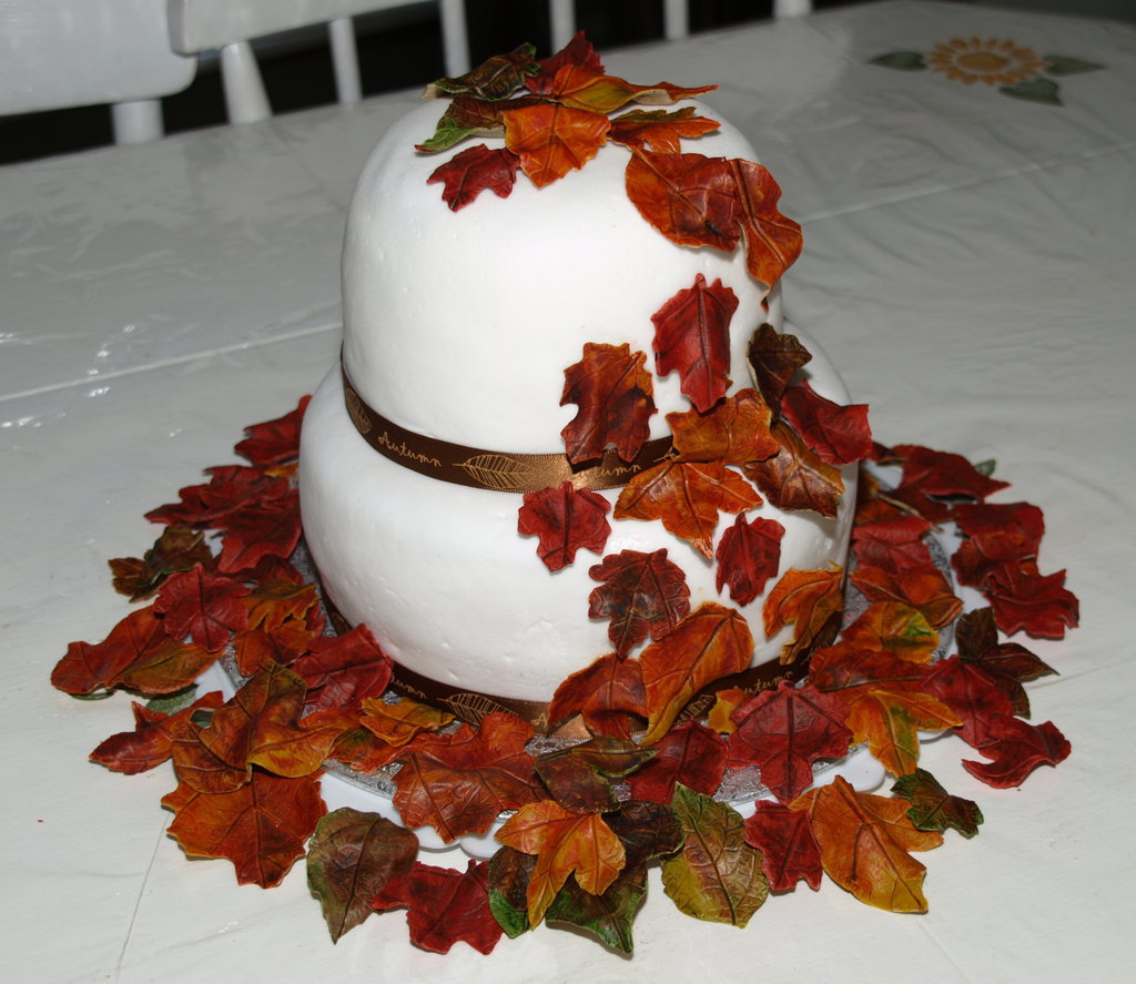 8 Photos of Fondant Cakes With Fall Leaves 8 Photos of Fondant Cakes With Fall Leaves