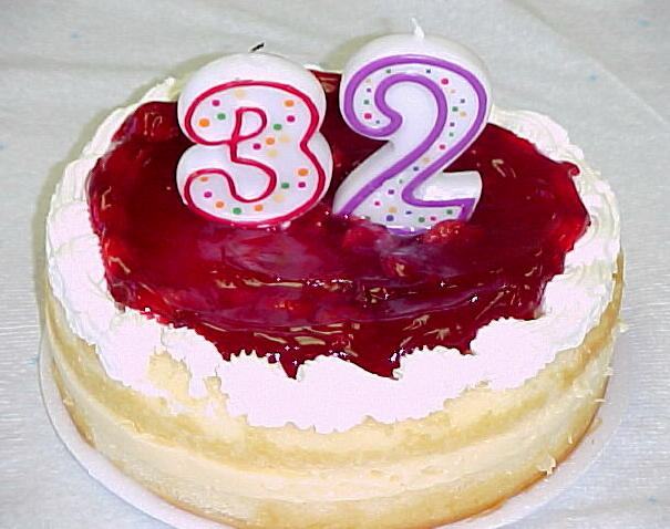 happy-32-birthday-cake_434364