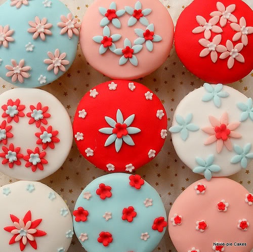 Red and Aqua Cupcakes Red and Aqua Cupcakes