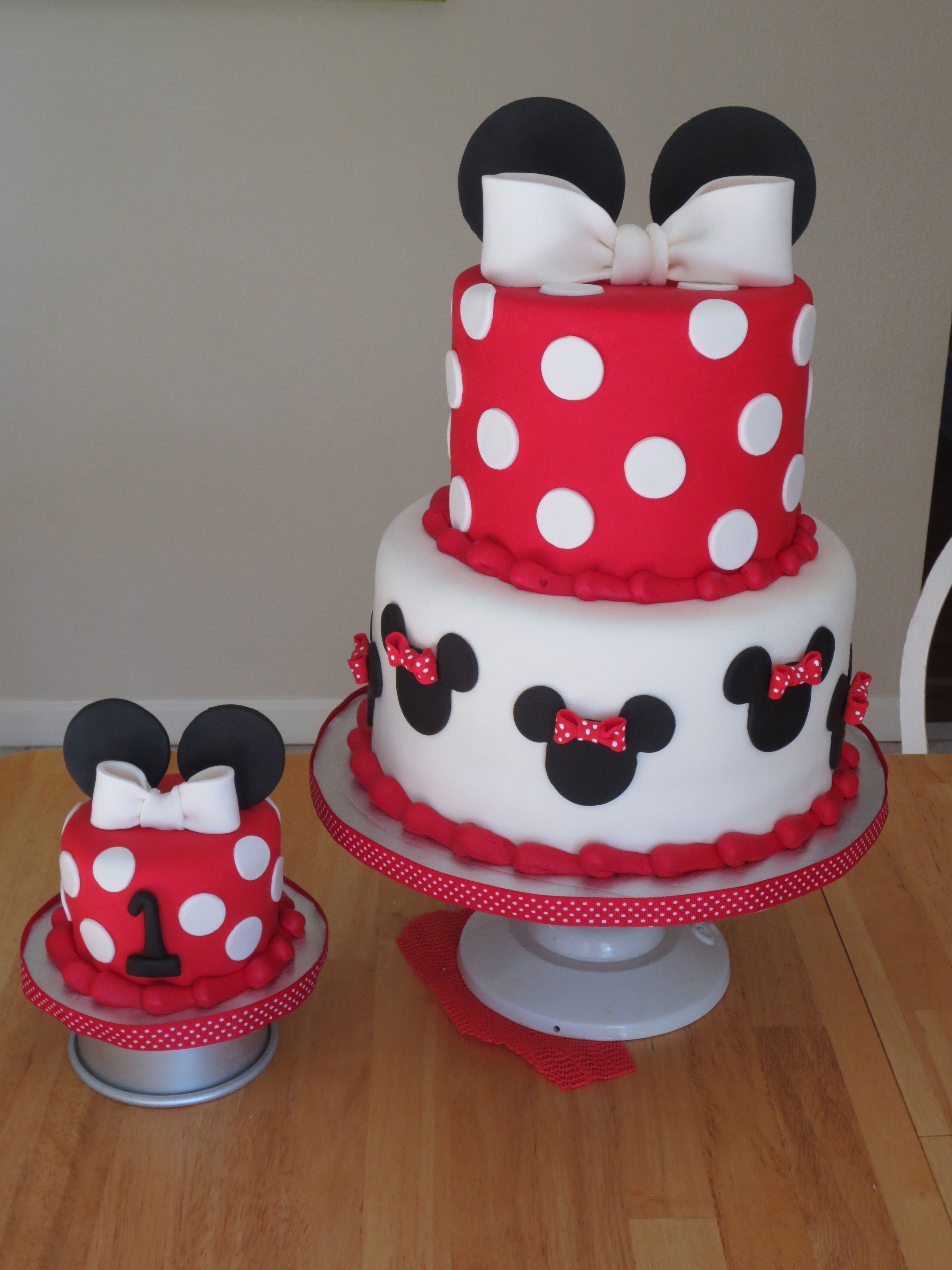 12 Photos of Red Minnie Mouse Fondant Cakes 12 Photos of Red Minnie Mouse Fondant Cakes