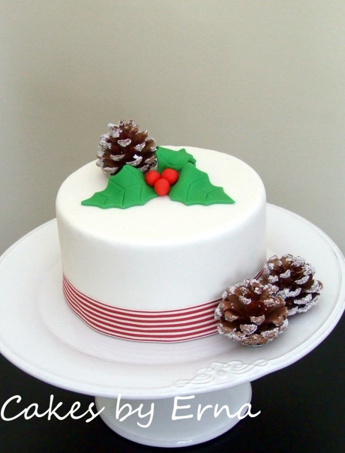 Beautiful White Christmas Cake Beautiful White Christmas Cake