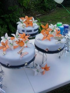 Cake with Fondant Flowers Cake with Fondant Flowers