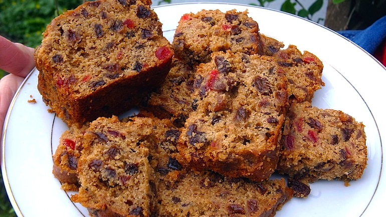 10 Photos of Fruit Cakes Made In Texas