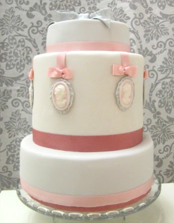 Vintage Cameo Wedding Cake Vintage Cameo Wedding Cake