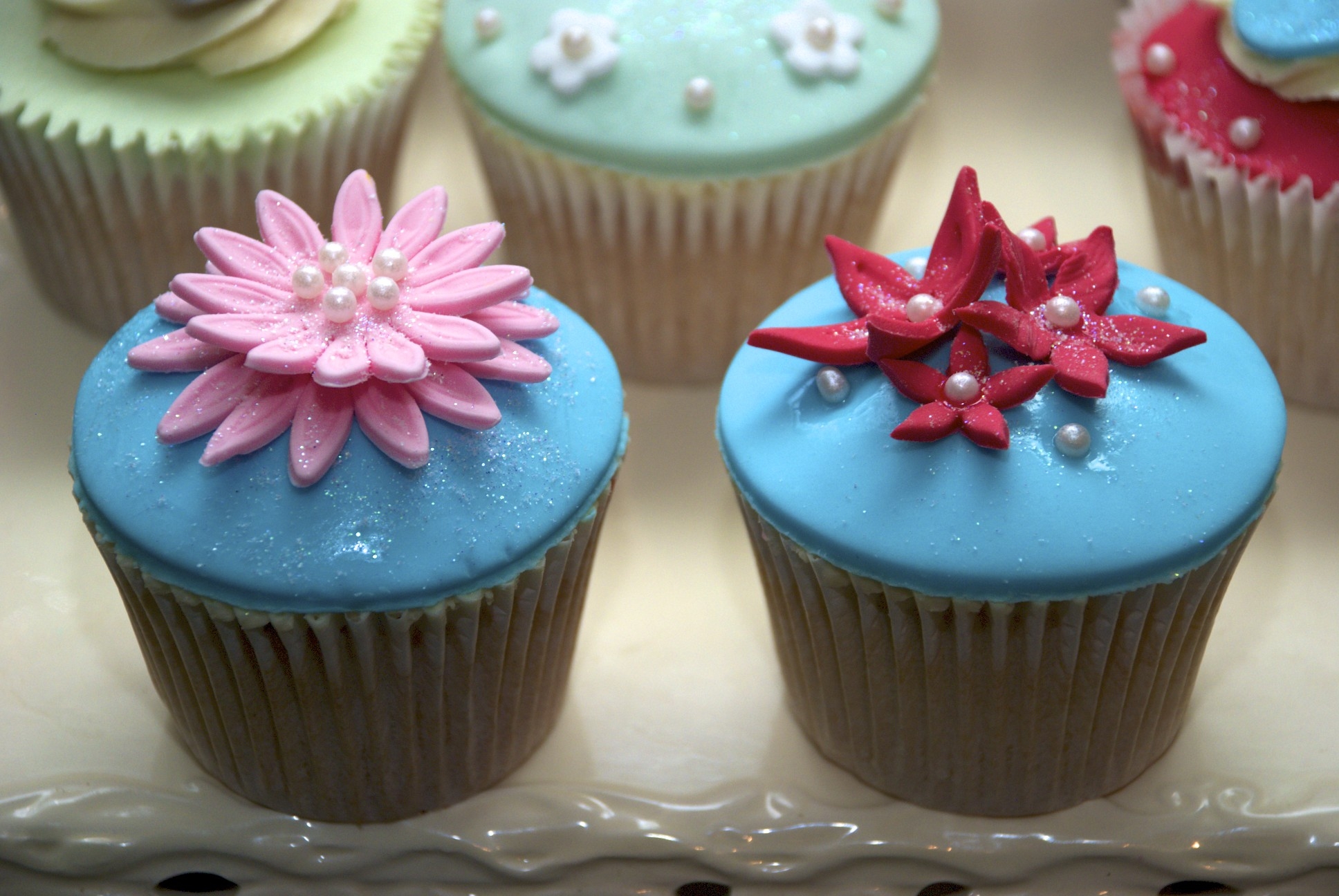 Blue and Pink Fondant Cupcakes Blue and Pink Fondant Cupcakes
