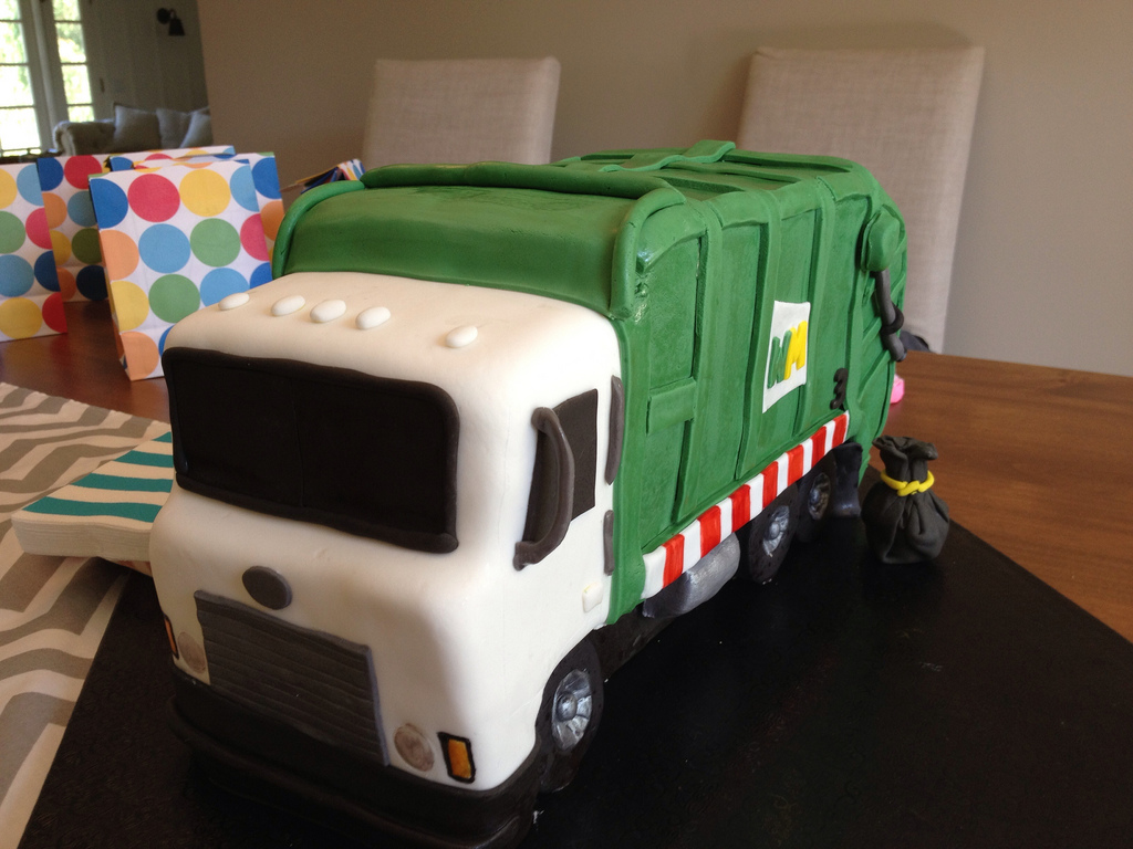 Garbage Truck Birthday Cake Garbage Truck Birthday Cake