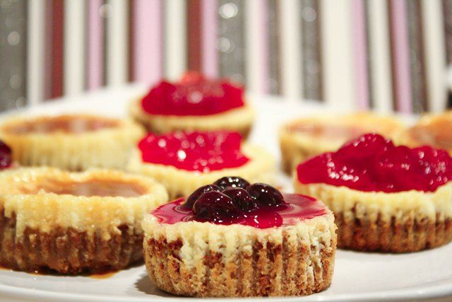 Mini Pumpkin Cheesecakes in Muffin Tins Mini Pumpkin Cheesecakes in Muffin Tins