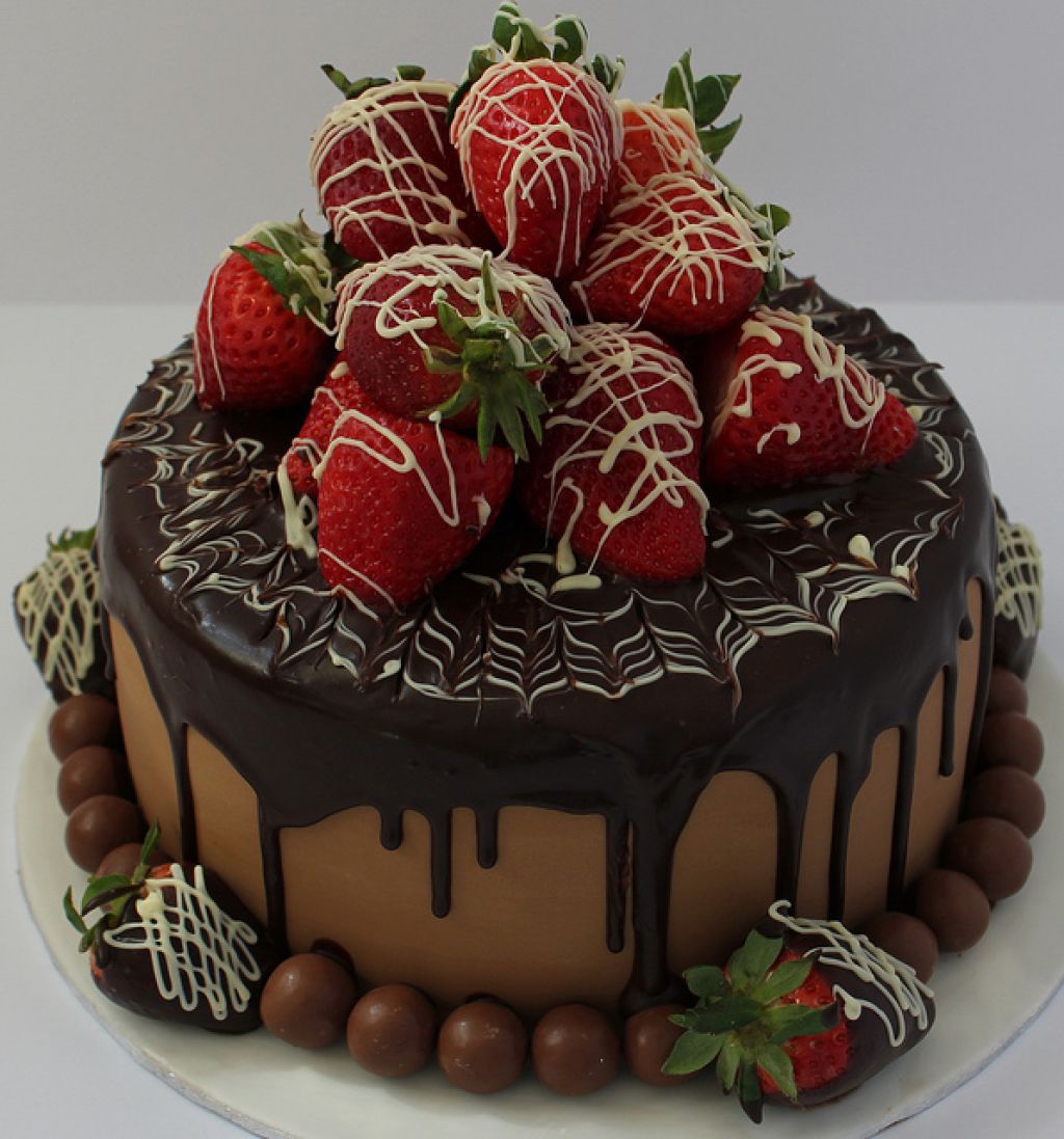 5 Beautiful Chocolate Cakes Zoya Photo - Chocolate ...