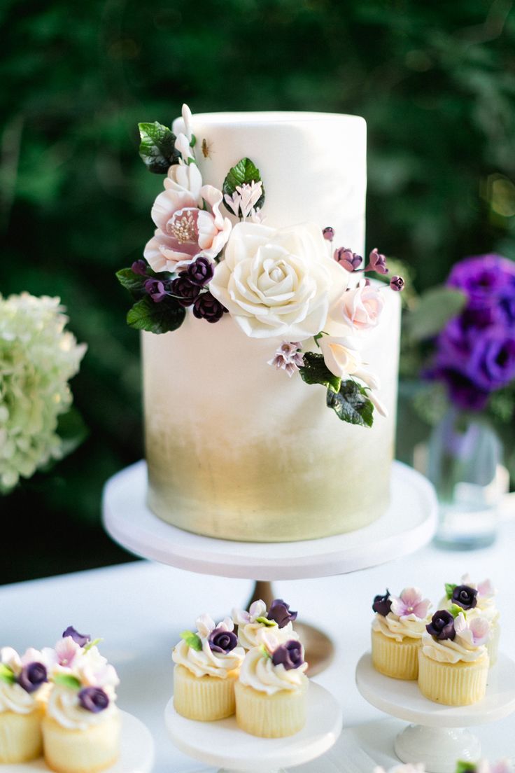 7 two tier cakes