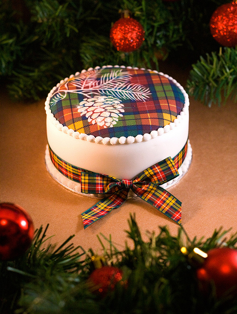 Christmas Cake Pine Cones Christmas Cake Pine Cones