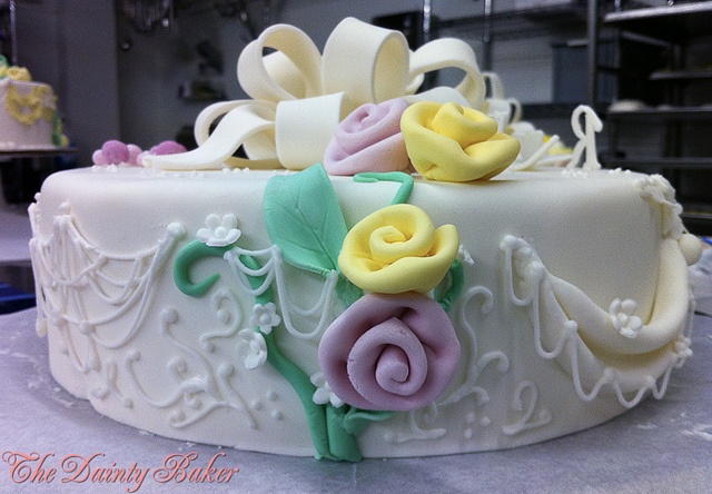 Fondant Cakes with Royal Icing Fondant Cakes with Royal Icing