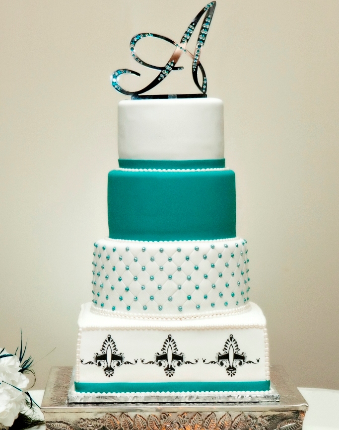 Fondant vs Buttercream Wedding Cakes Fondant vs Buttercream Wedding Cakes