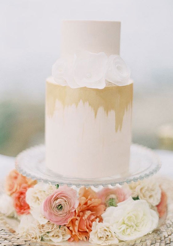 Gold Wedding Cake and Cupcakes Gold Wedding Cake and Cupcakes