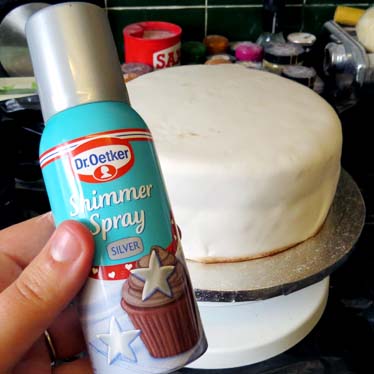 Edible Gold Spray for Cakes Edible Gold Spray for Cakes