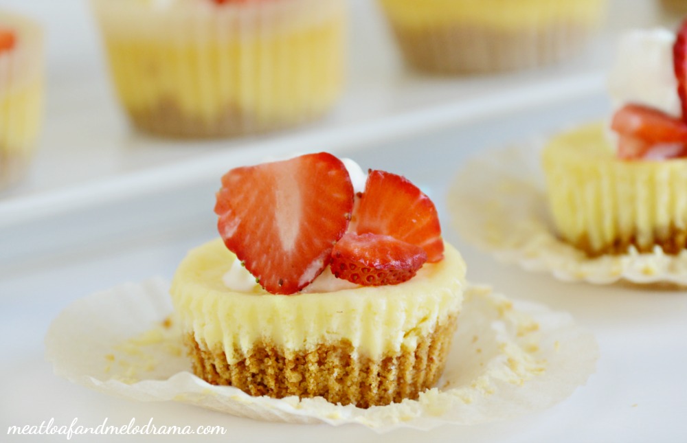 Fresh Mini Strawberry Cheesecakes Fresh Mini Strawberry Cheesecakes