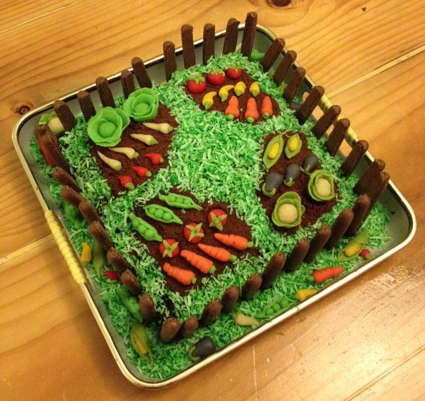 7 garden birthday cakes