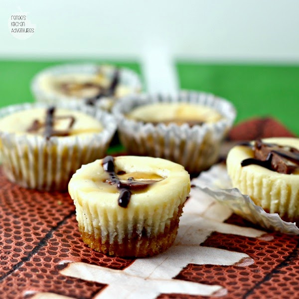 Mini SNICKERS® Cheesecake Bites Mini SNICKERS® Cheesecake Bites