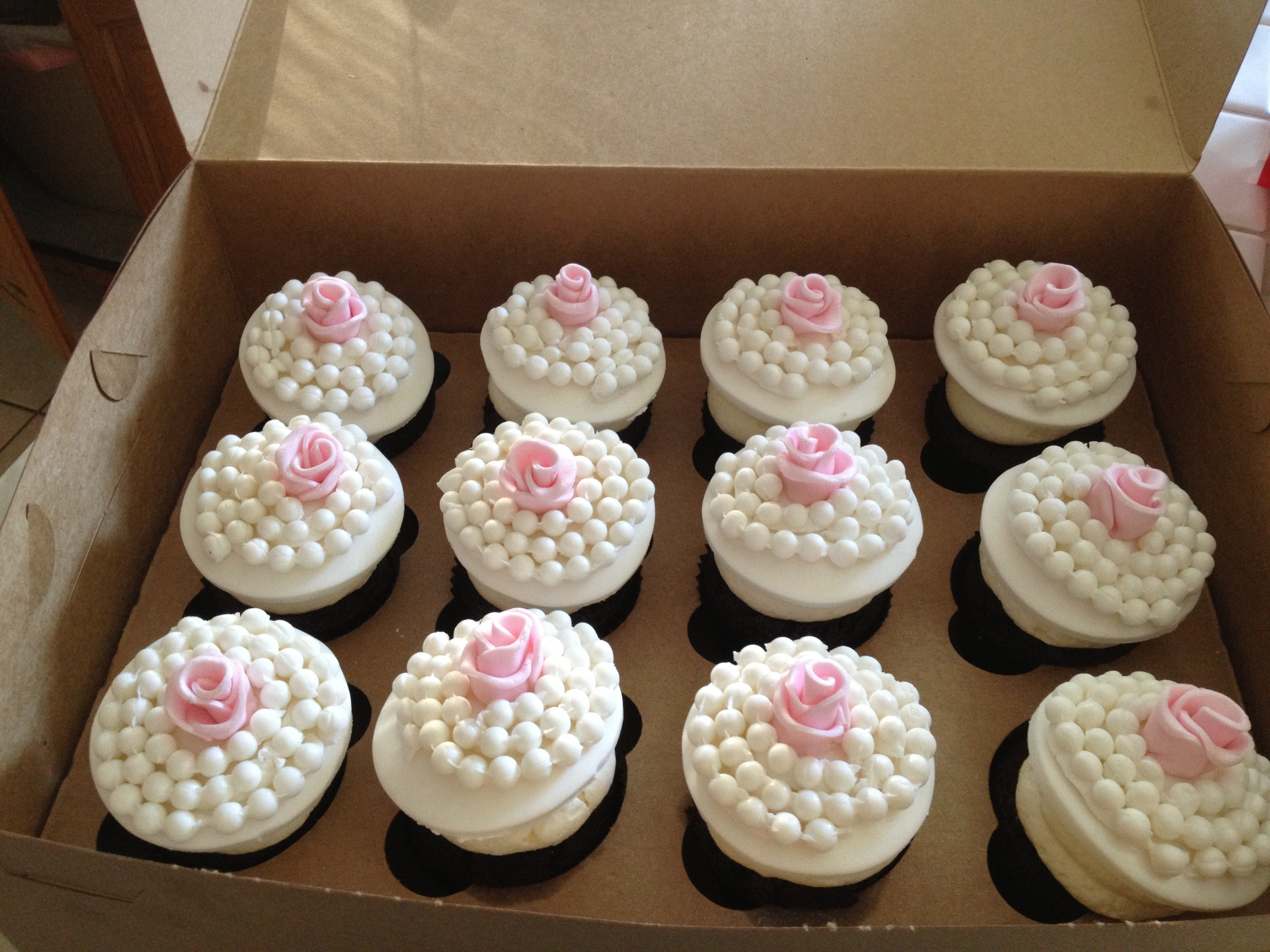 Pink Cupcakes with Pearls Pink Cupcakes with Pearls