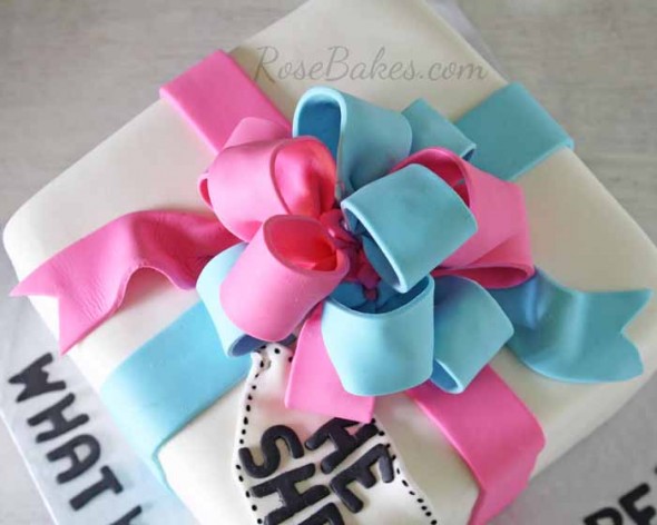 Blue and Pink Gender Reveal Cake Blue and Pink Gender Reveal Cake