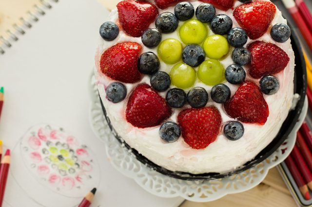 Decorate a Cake with Fresh Fruit