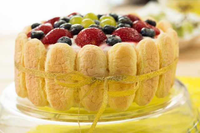 Decorate a Cake with Fresh Fruit