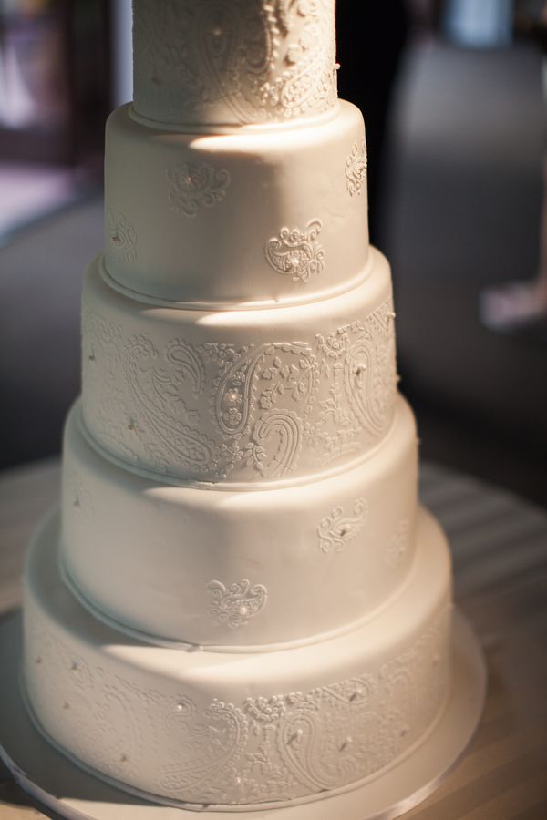 Elegant Fondant Wedding Cake Elegant Fondant Wedding Cake