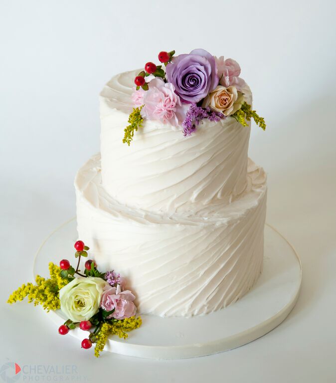 2 Tier Buttercream Wedding Cakes