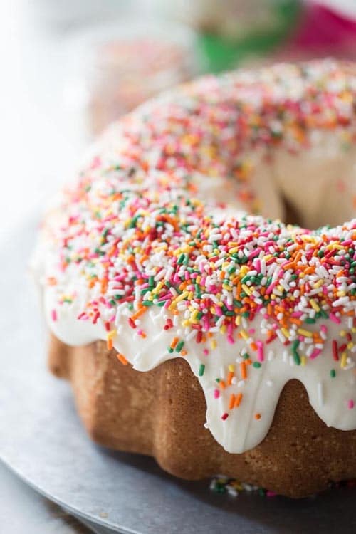 5 Photos of Decorated Bundt Cakes