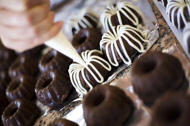 Decorating Mini Bundt Cakes