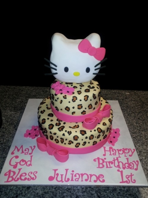 Hello Kitty Leopard Cake