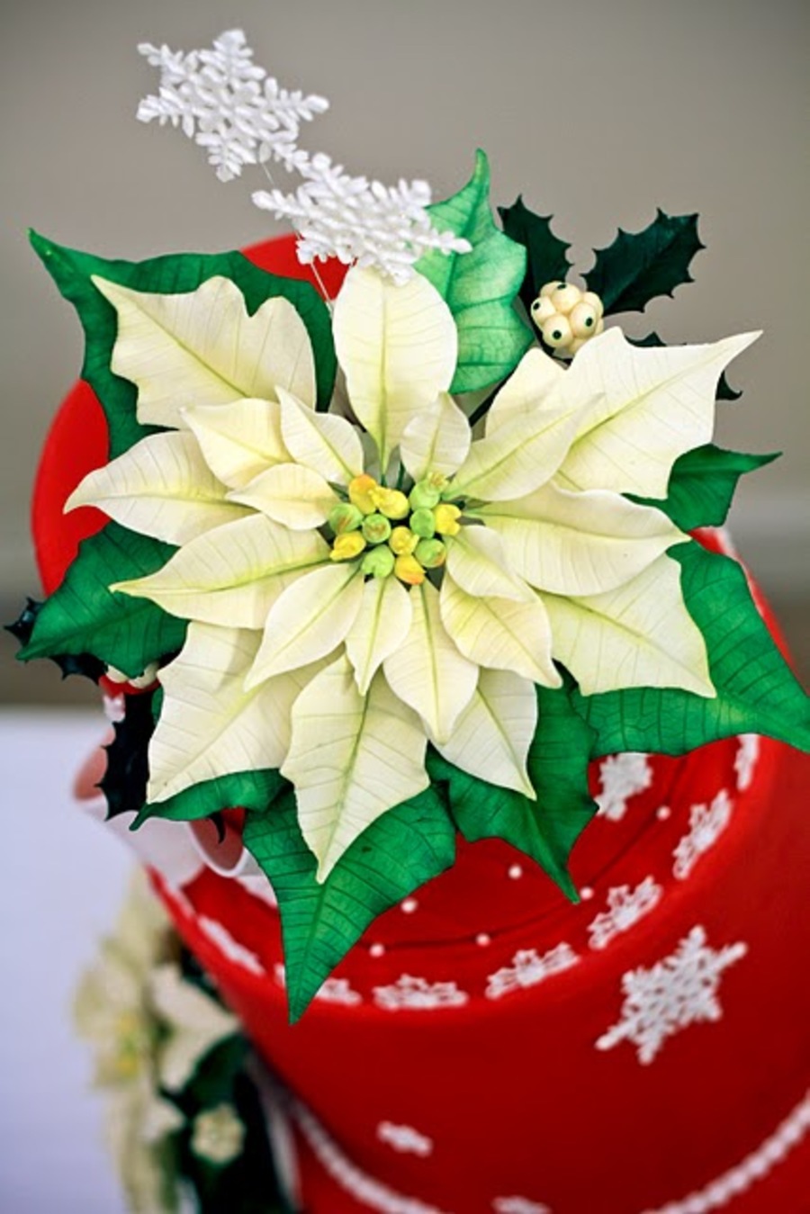 Holiday Poinsettia Cake Holiday Poinsettia Cake