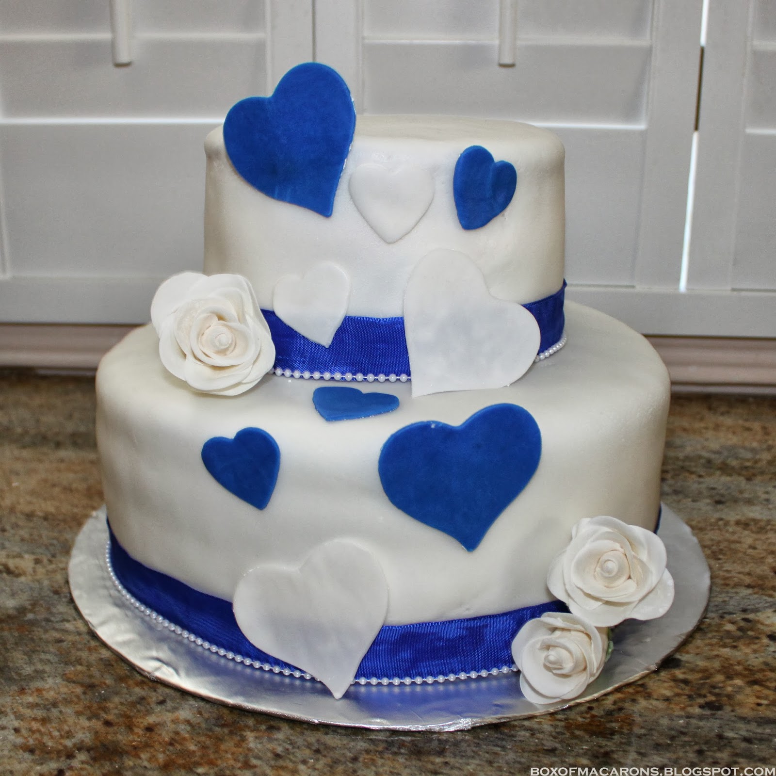 Royal Blue and White Wedding Cake Royal Blue and White Wedding Cake