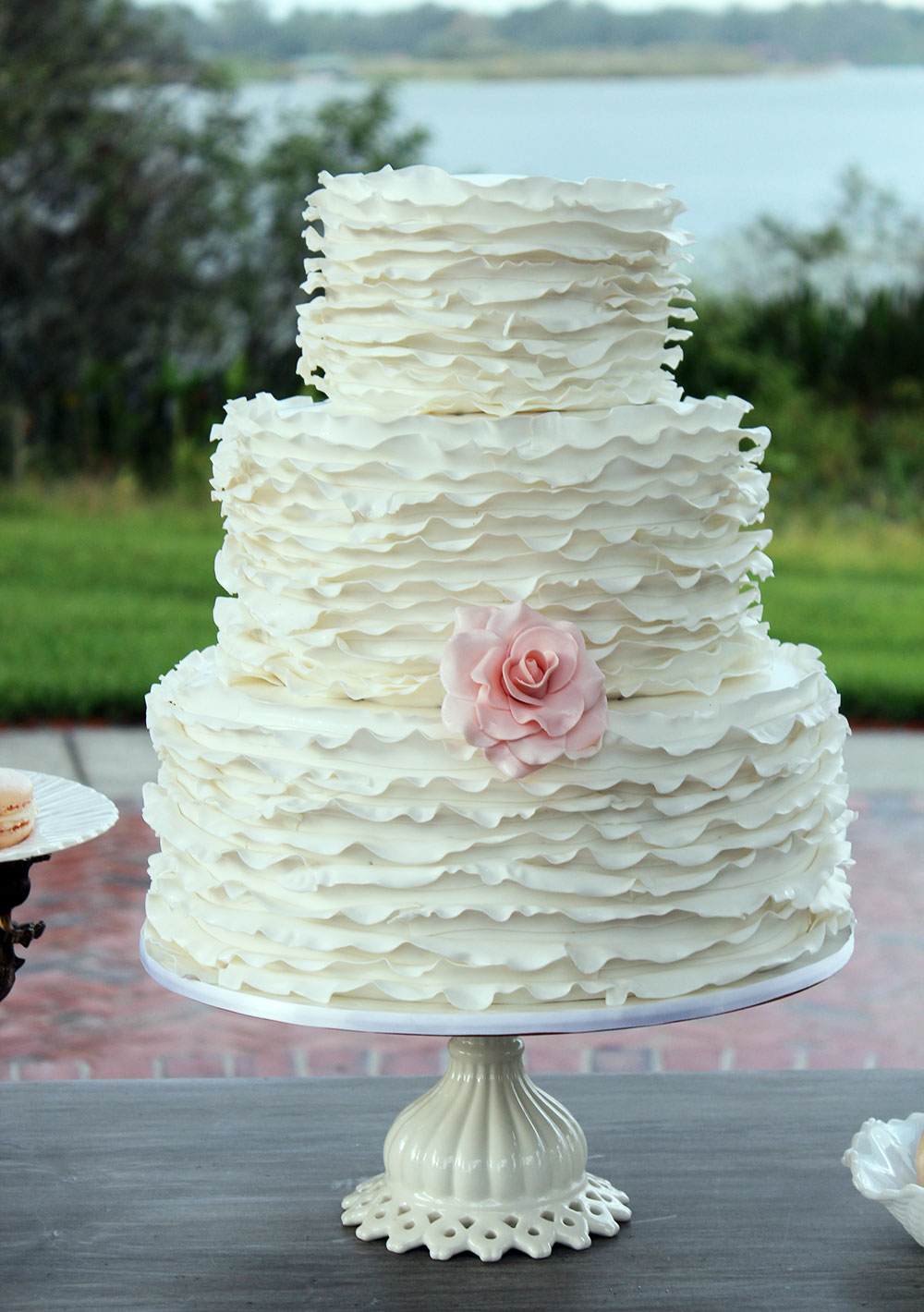 12 Icing Techniques For Different Wedding Cakes Photo - Wedding Cake ...