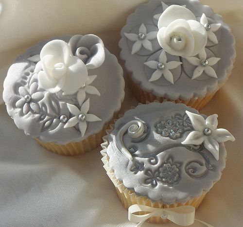Silver Wedding Cupcakes Silver Wedding Cupcakes