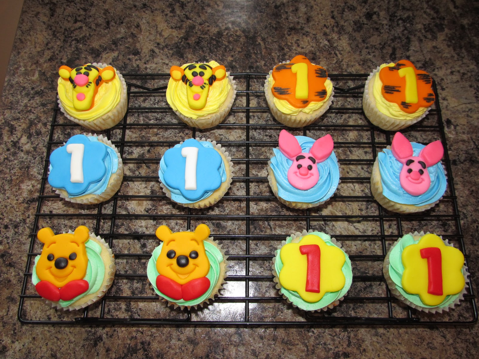 Winnie the Pooh Cupcake Cake Ideas