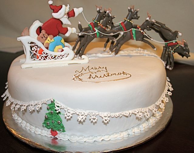 Christmas Cake with Royal Icing