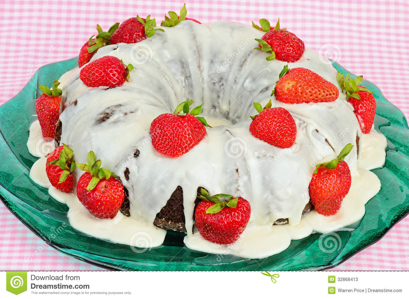 Decorated Bundt Cake with Strawberries
