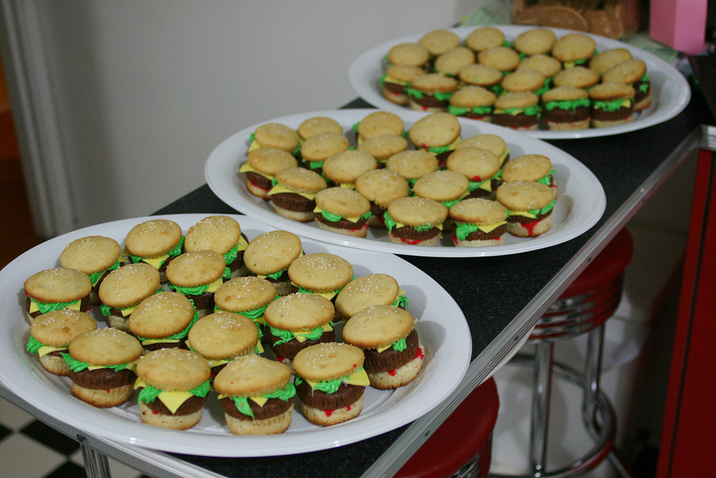 Mini Hamburger Cupcakes Mini Hamburger Cupcakes