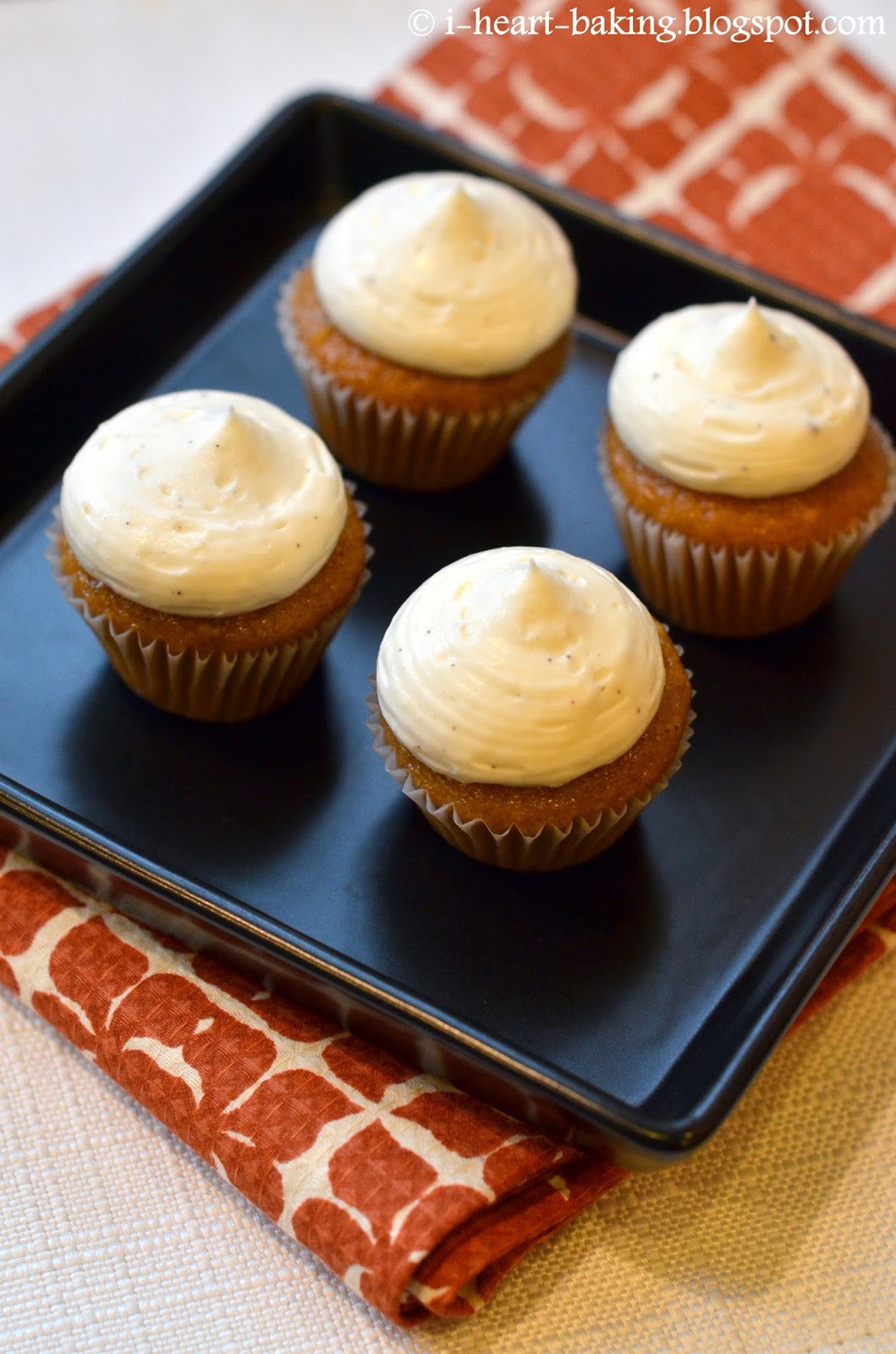 Mini Pumpkin Cupcakes with Cream Cheese Frosting Mini Pumpkin Cupcakes with Cream Cheese Frosting