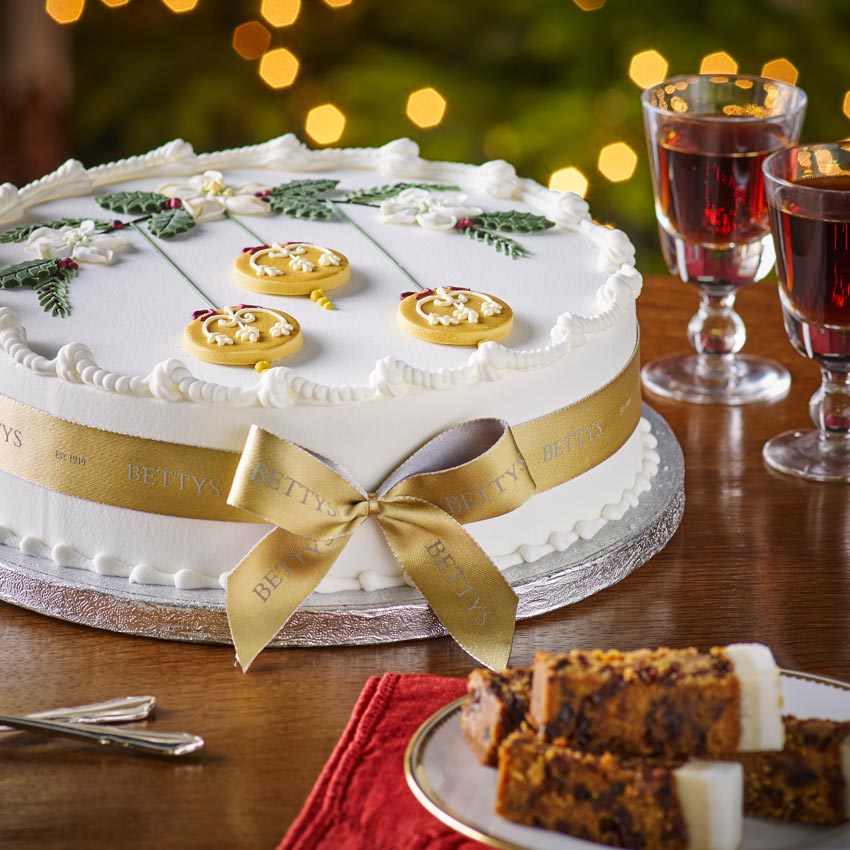 Royal Iced Christmas Cake