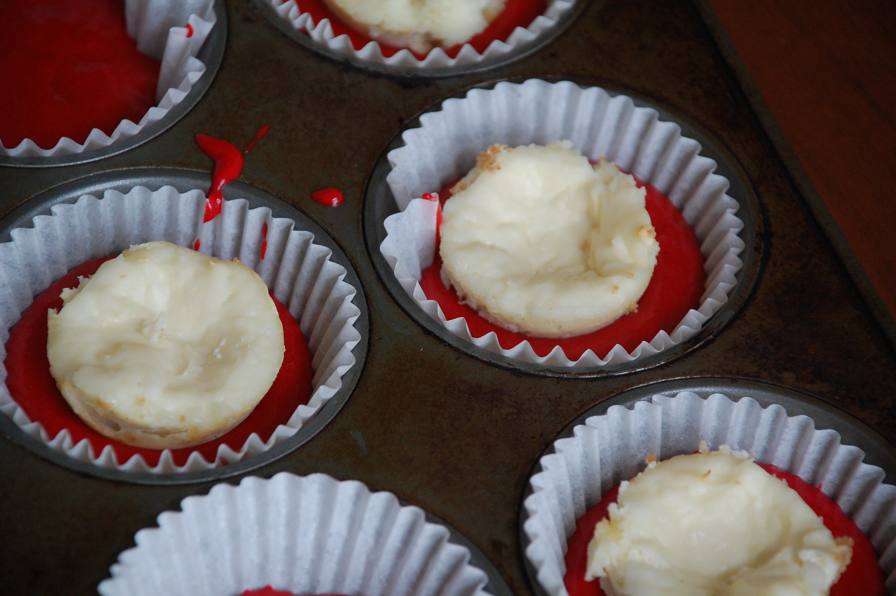Stuffed Red Velvet Cheesecake Cupcakes Stuffed Red Velvet Cheesecake Cupcakes