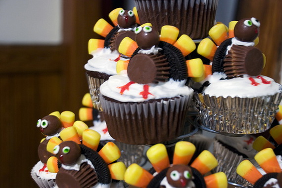 Thanksgiving Turkey Cupcakes with Oreos Thanksgiving Turkey Cupcakes with Oreos