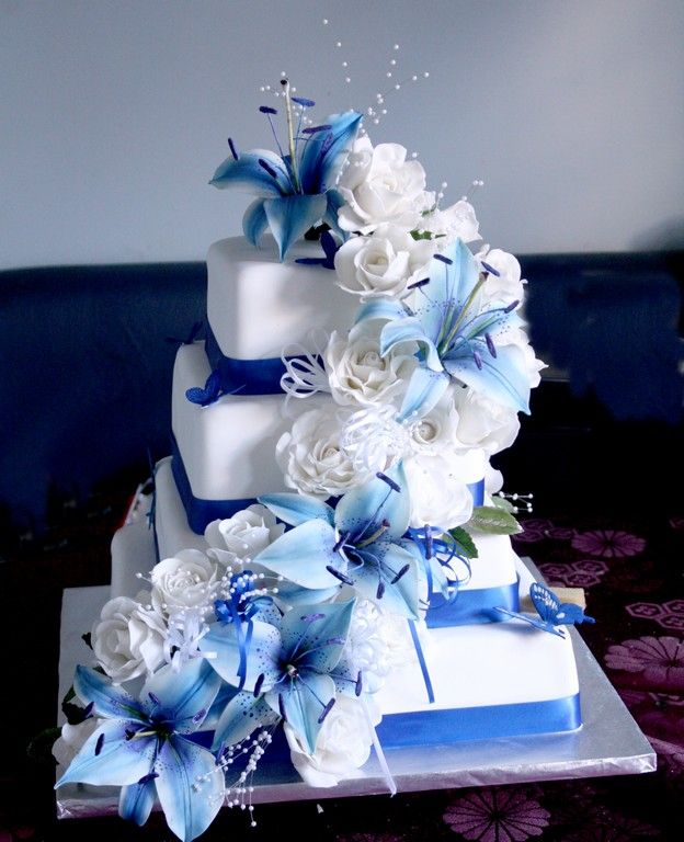 10 Blue Stargazer Lily Wedding Cakes Photo Blue And White Rose