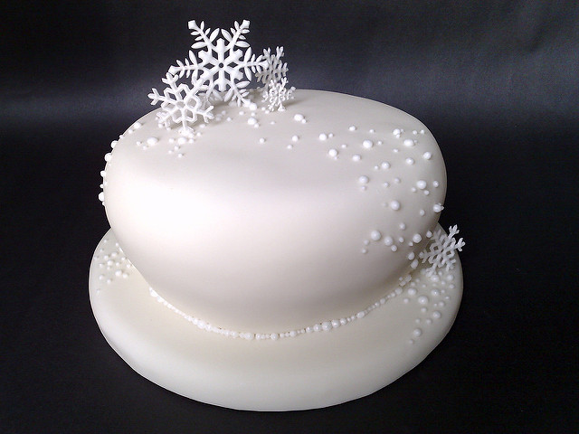 Christmas Cake with Snow Christmas Cake with Snow