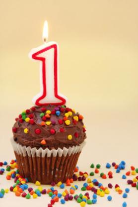 Happy 1 Year Anniversary Cupcake Happy 1 Year Anniversary Cupcake